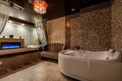  Opium Spa,   2