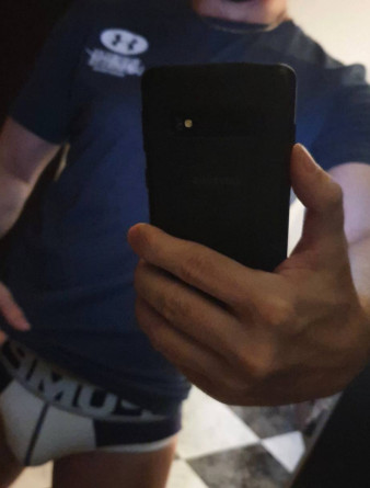 Девушка массажистка Кирилл, салон Кирилл