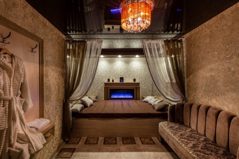  Opium Spa,   1